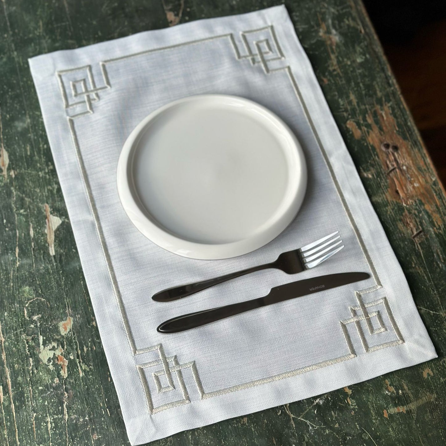 Divinya Embroidered 6 Piece Placemat