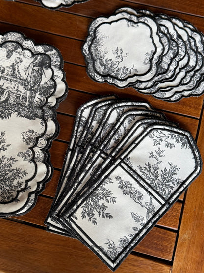 Tina 18 Parça Desenli Runner& Amerikan Servisi Seti