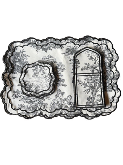 Tina 18 Parça Desenli Runner& Amerikan Servisi Seti